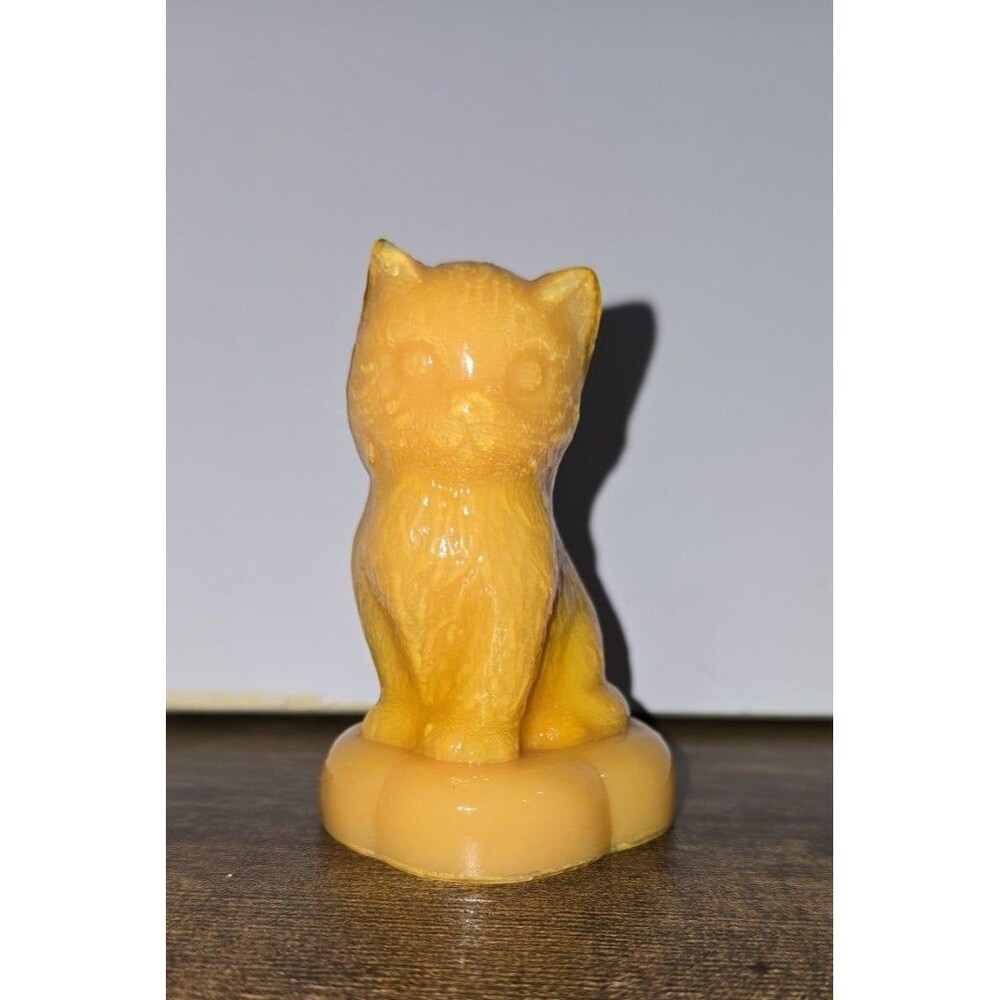 Boyd Glass Miss Cotton on Pillow vintage cat Apricot